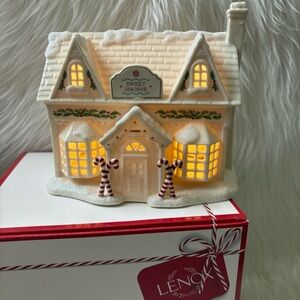 Lenox Light Up Ceramic Sweet Shoppe Holiday Candy Gingerbread House